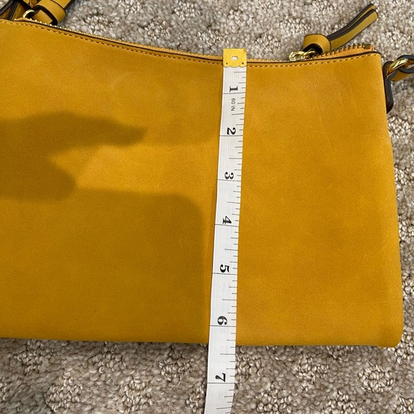 Crossbody bag. - Picture 5 of 10